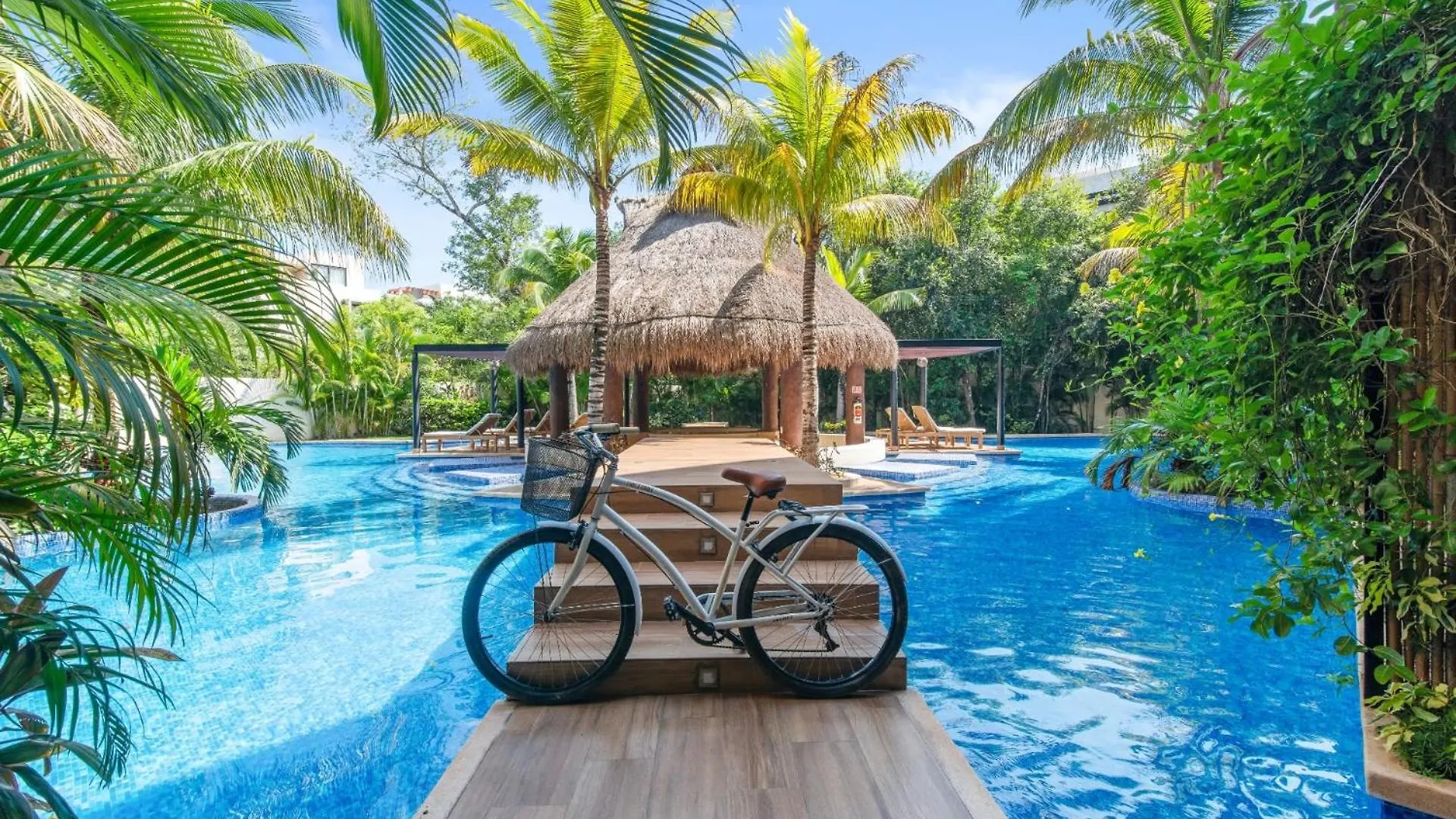 Tropical Haven - Luxury Apartment With Private Rooftop Pool And Amazing Pool View Tulum