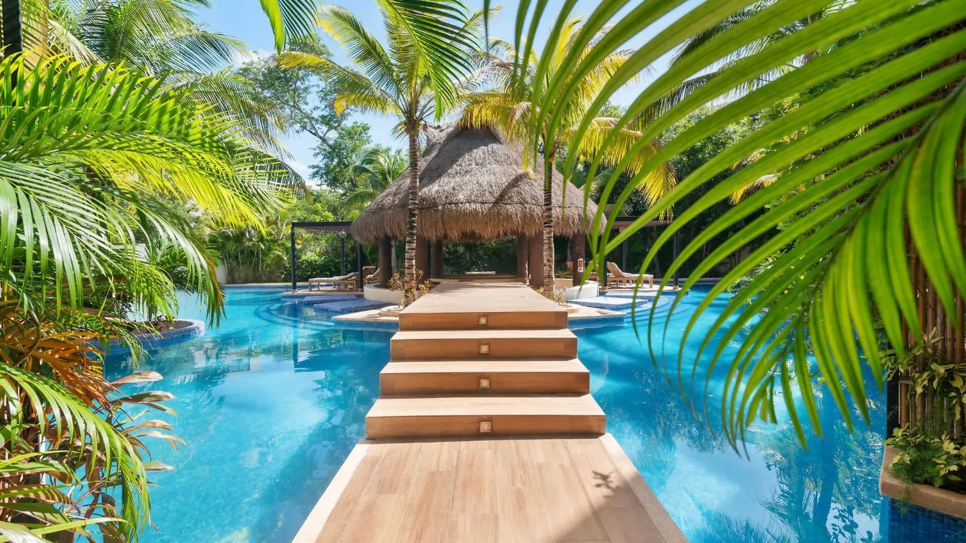 Tropical Haven - Luxury Apartment With Private Rooftop Pool And Amazing Pool View Tulum